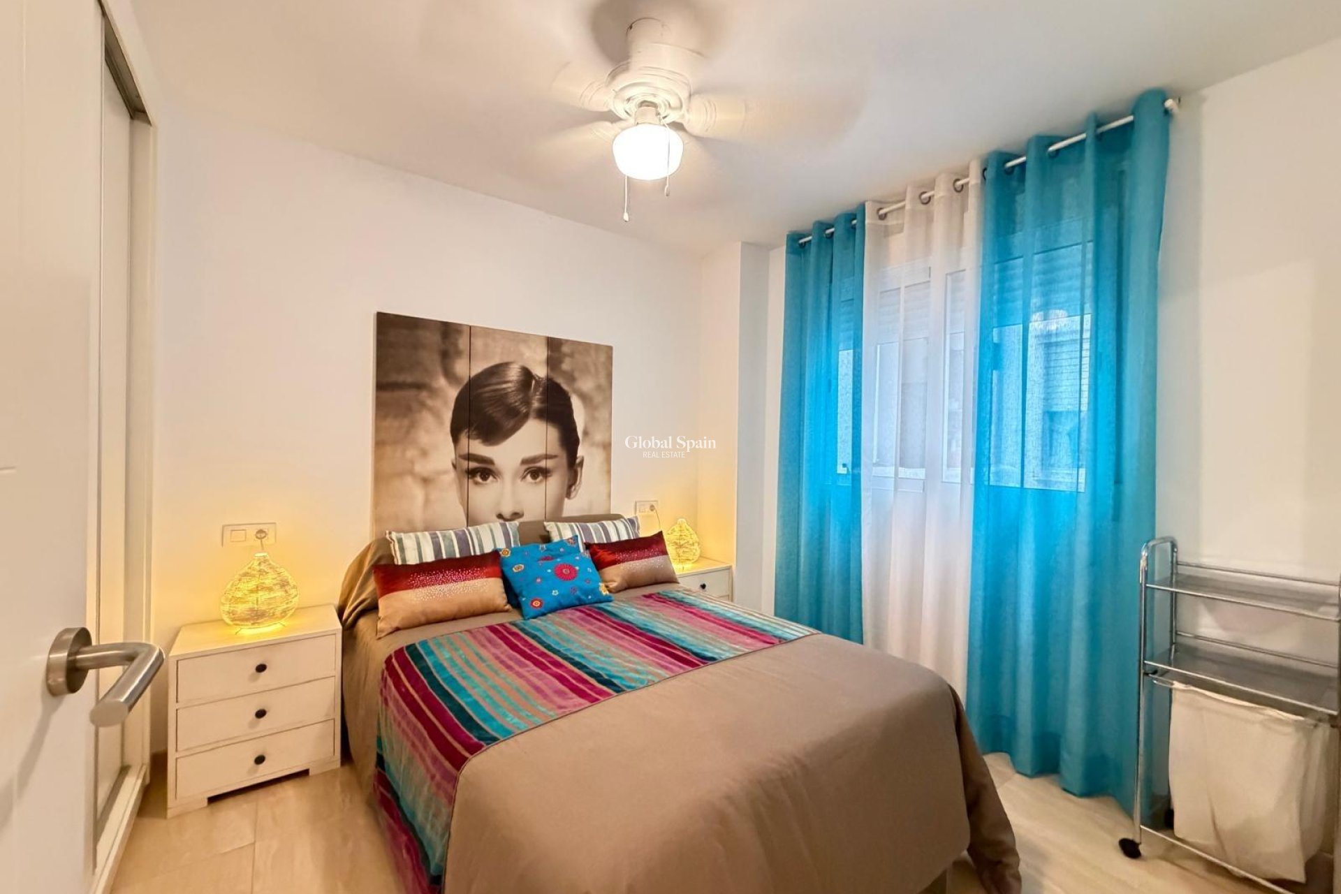 Revente - APPARTEMENT -
TORREVIEJA - Paseo maritimo