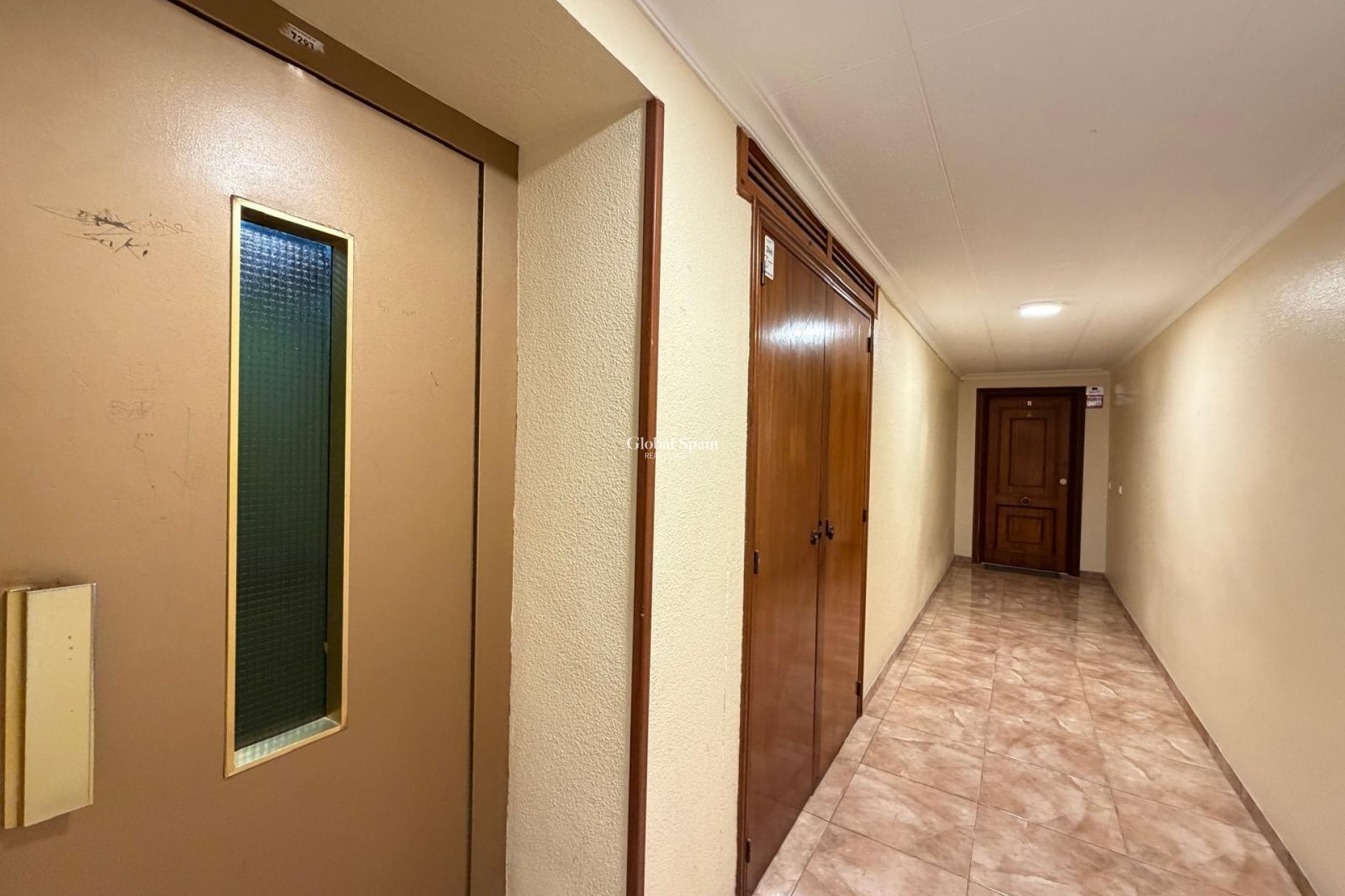 Revente - APPARTEMENT -
TORREVIEJA - Paseo maritimo