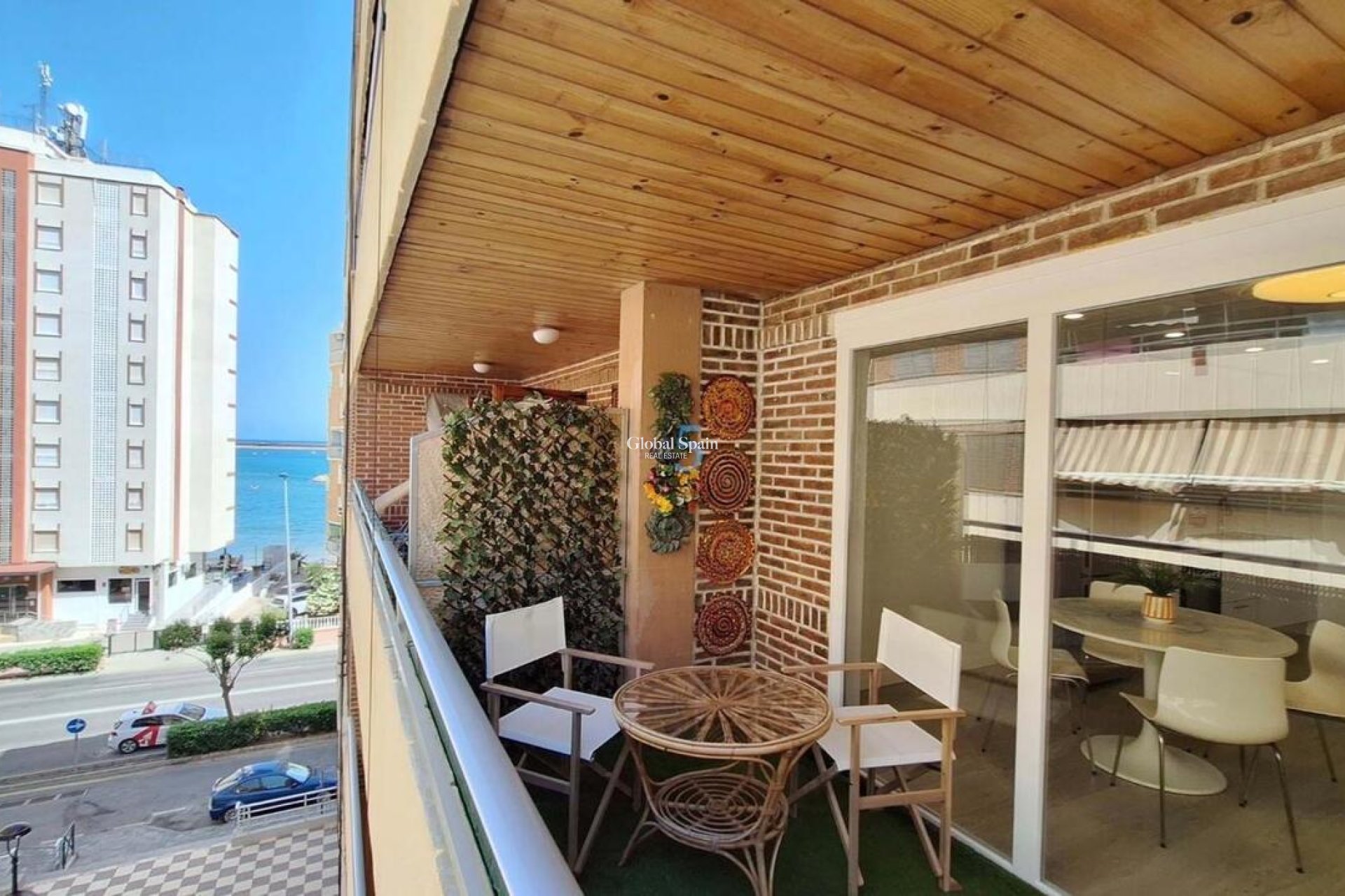 Revente - APPARTEMENT -
TORREVIEJA - Playa Acecion