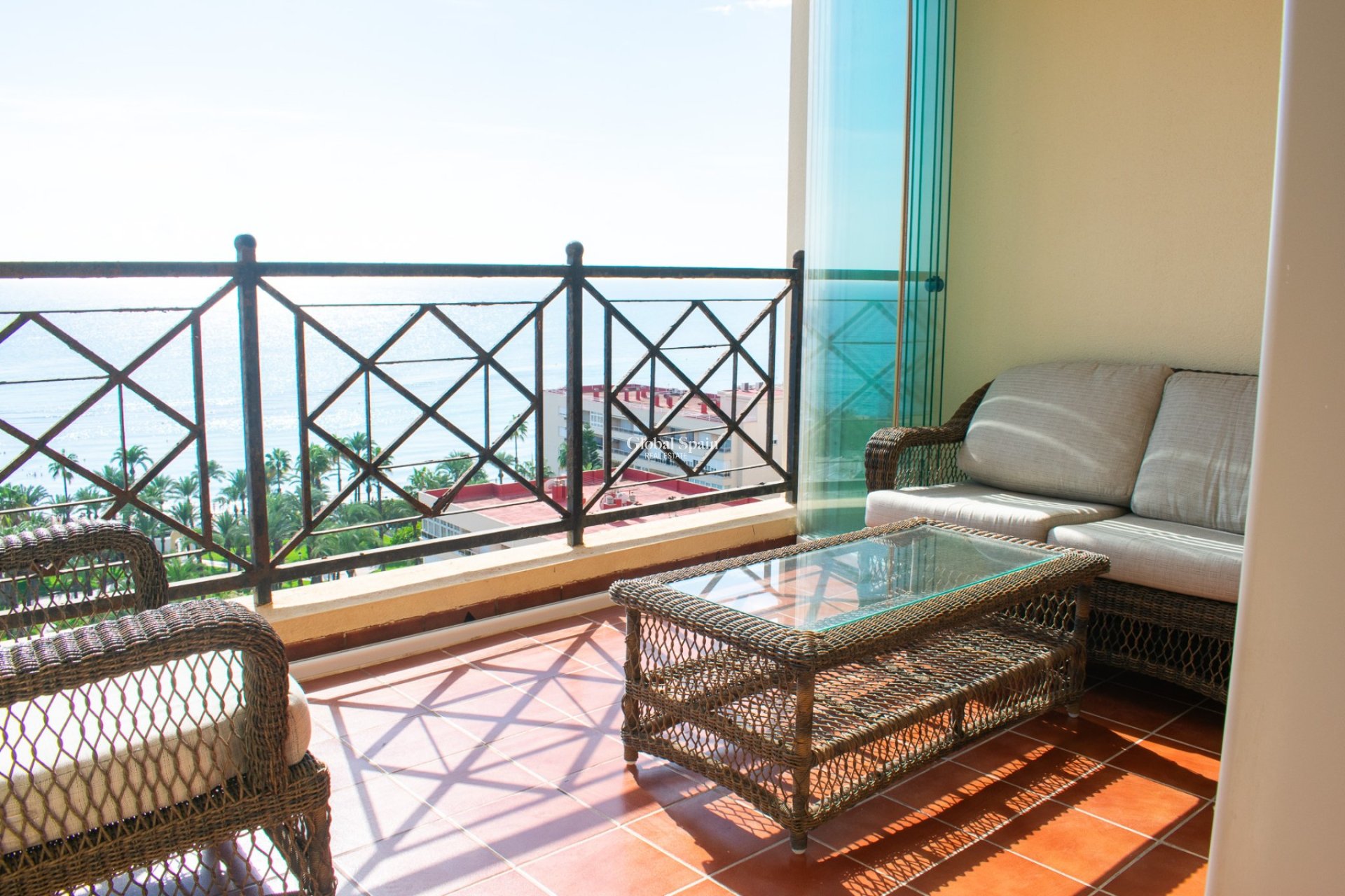 Revente - APPARTEMENT -
TORREVIEJA - Playa de los Locos