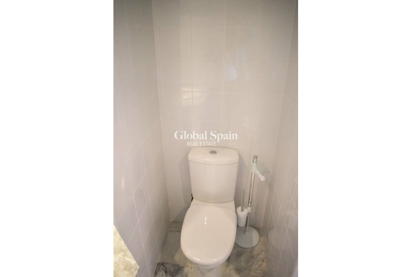 Revente - APPARTEMENT -
TORREVIEJA - Playa de los Locos