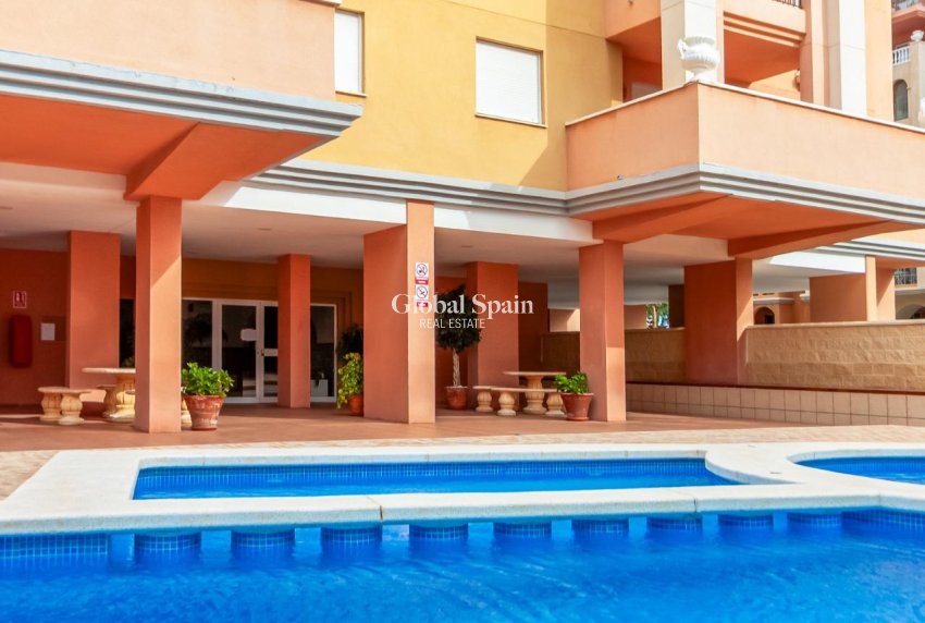 Revente - APPARTEMENT -
TORREVIEJA - Playa de los Locos