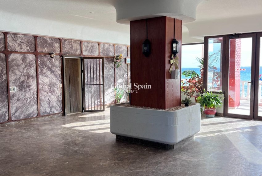 Revente - APPARTEMENT -
TORREVIEJA - Playa de los Locos