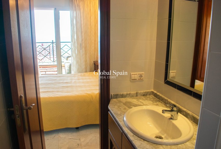 Revente - APPARTEMENT -
TORREVIEJA - Playa de los Locos