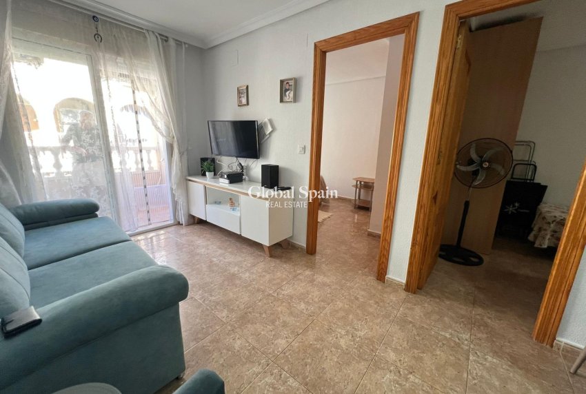 Revente - APPARTEMENT -
TORREVIEJA - Playa de los Locos