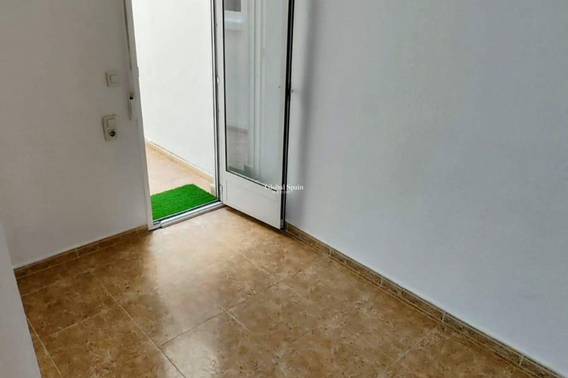 Revente - APPARTEMENT -
TORREVIEJA - Playa de los Locos