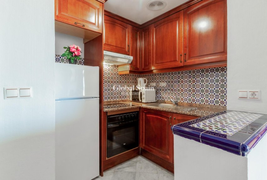 Revente - APPARTEMENT -
TORREVIEJA - Playa de los Locos