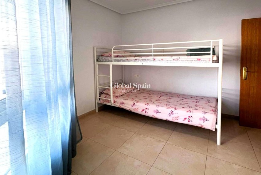 Revente - APPARTEMENT -
TORREVIEJA - Playa de los Locos