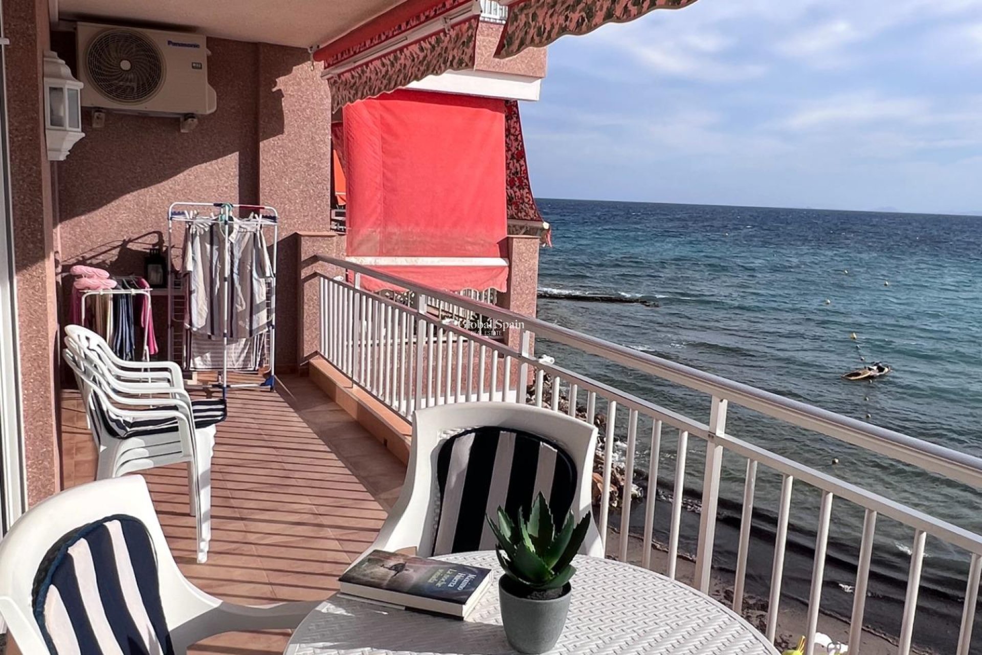 Revente - APPARTEMENT -
TORREVIEJA - Playa de los Locos