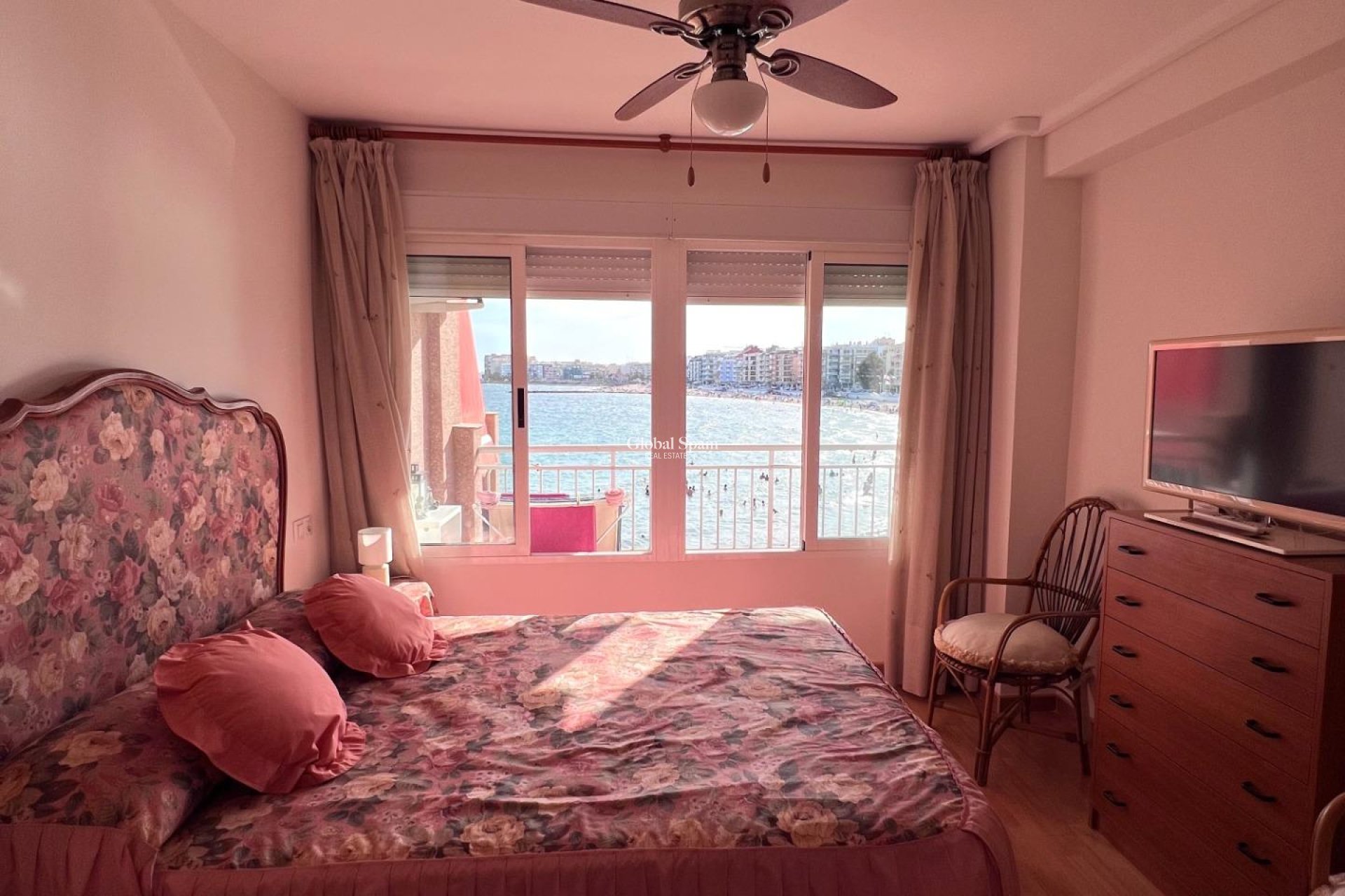 Revente - APPARTEMENT -
TORREVIEJA - Playa de los Locos