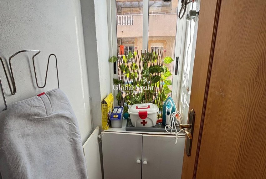 Revente - APPARTEMENT -
TORREVIEJA - Playa de los Locos