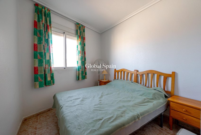 Revente - APPARTEMENT -
TORREVIEJA - Playa de los Locos