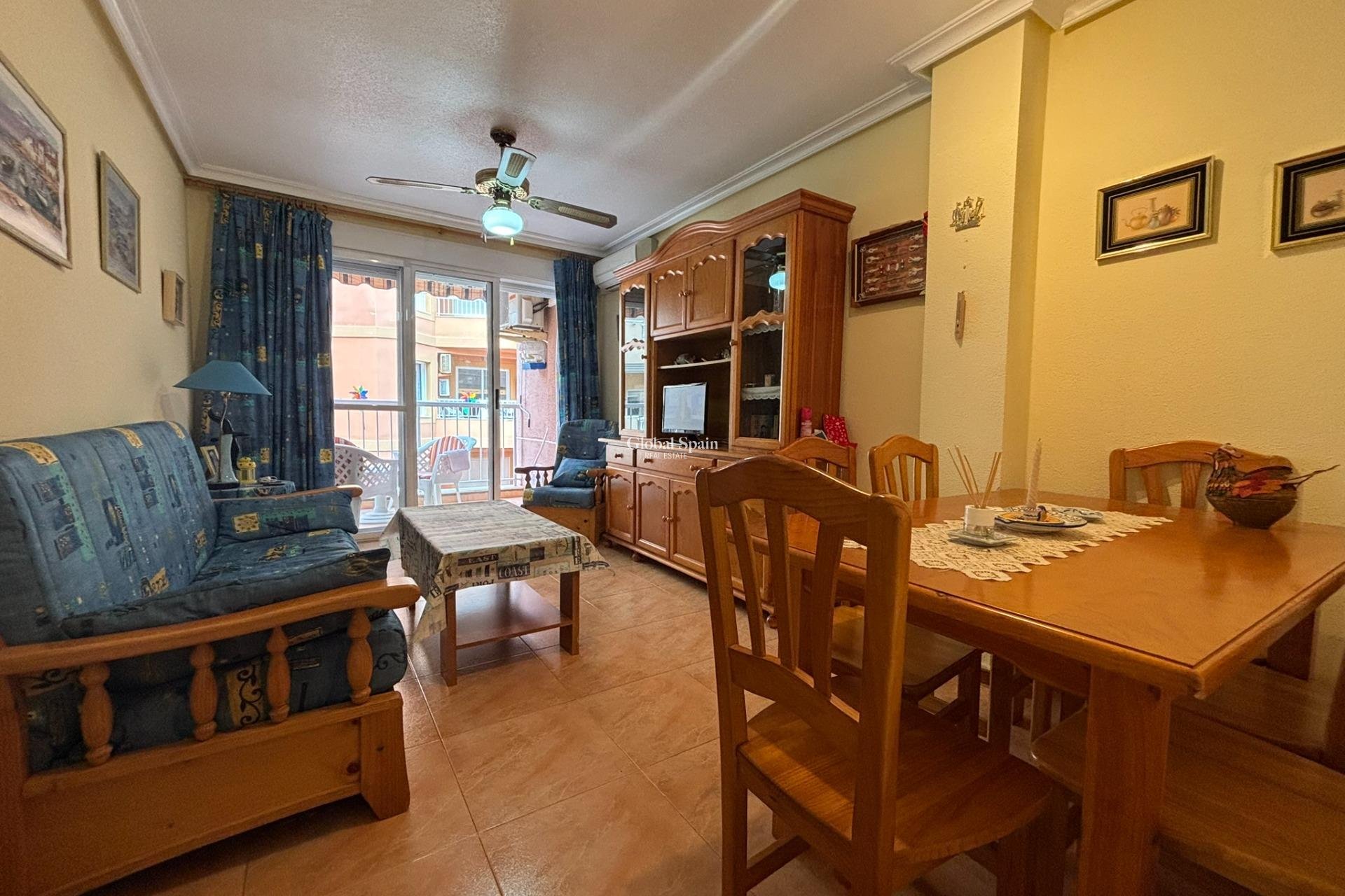 Revente - APPARTEMENT -
TORREVIEJA - Playa de los Locos