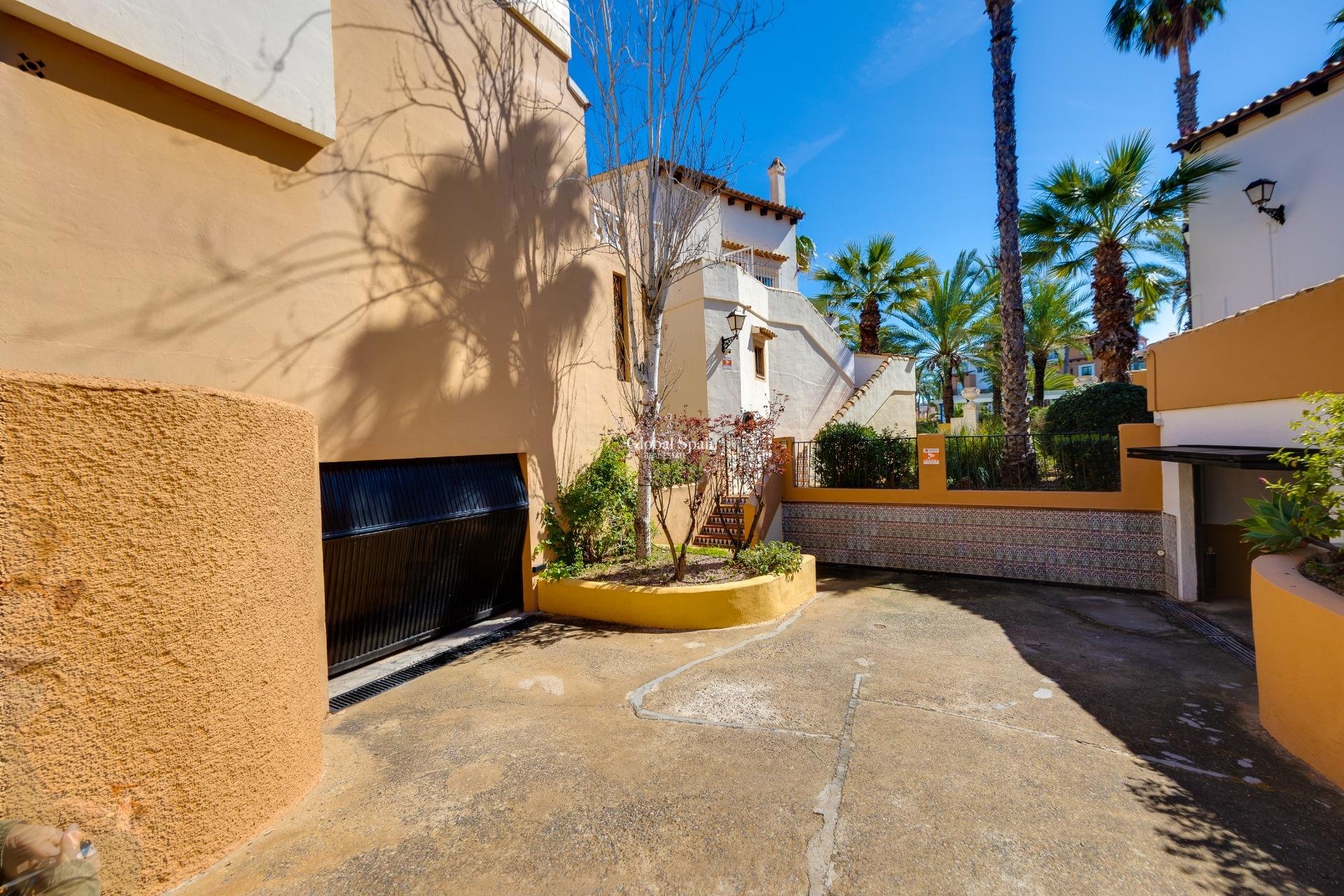 Revente - APPARTEMENT -
TORREVIEJA - Playa de los Locos