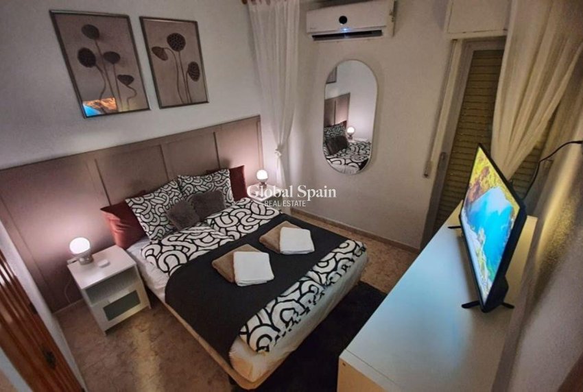 Revente - APPARTEMENT -
TORREVIEJA - Playa de los Locos