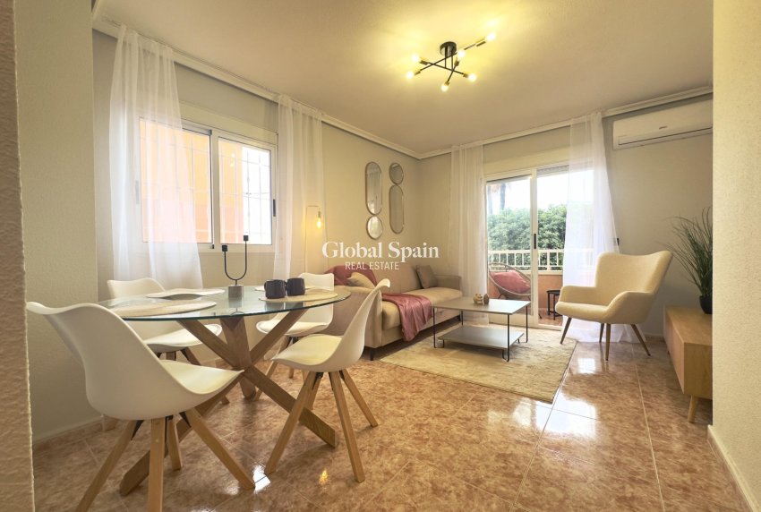 Revente - APPARTEMENT -
TORREVIEJA - Playa de los locos