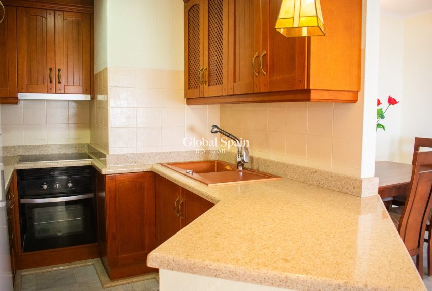 Revente - APPARTEMENT -
TORREVIEJA - Playa de los Locos