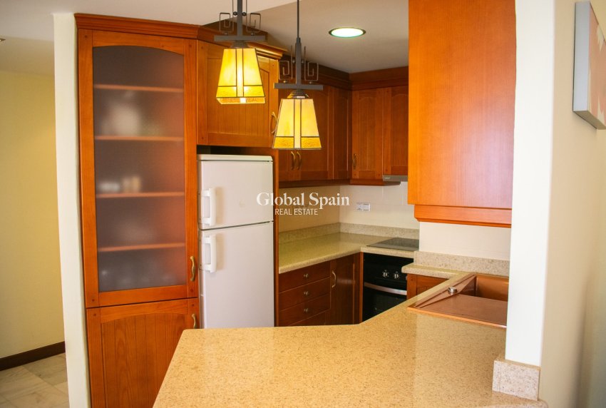 Revente - APPARTEMENT -
TORREVIEJA - Playa de los Locos