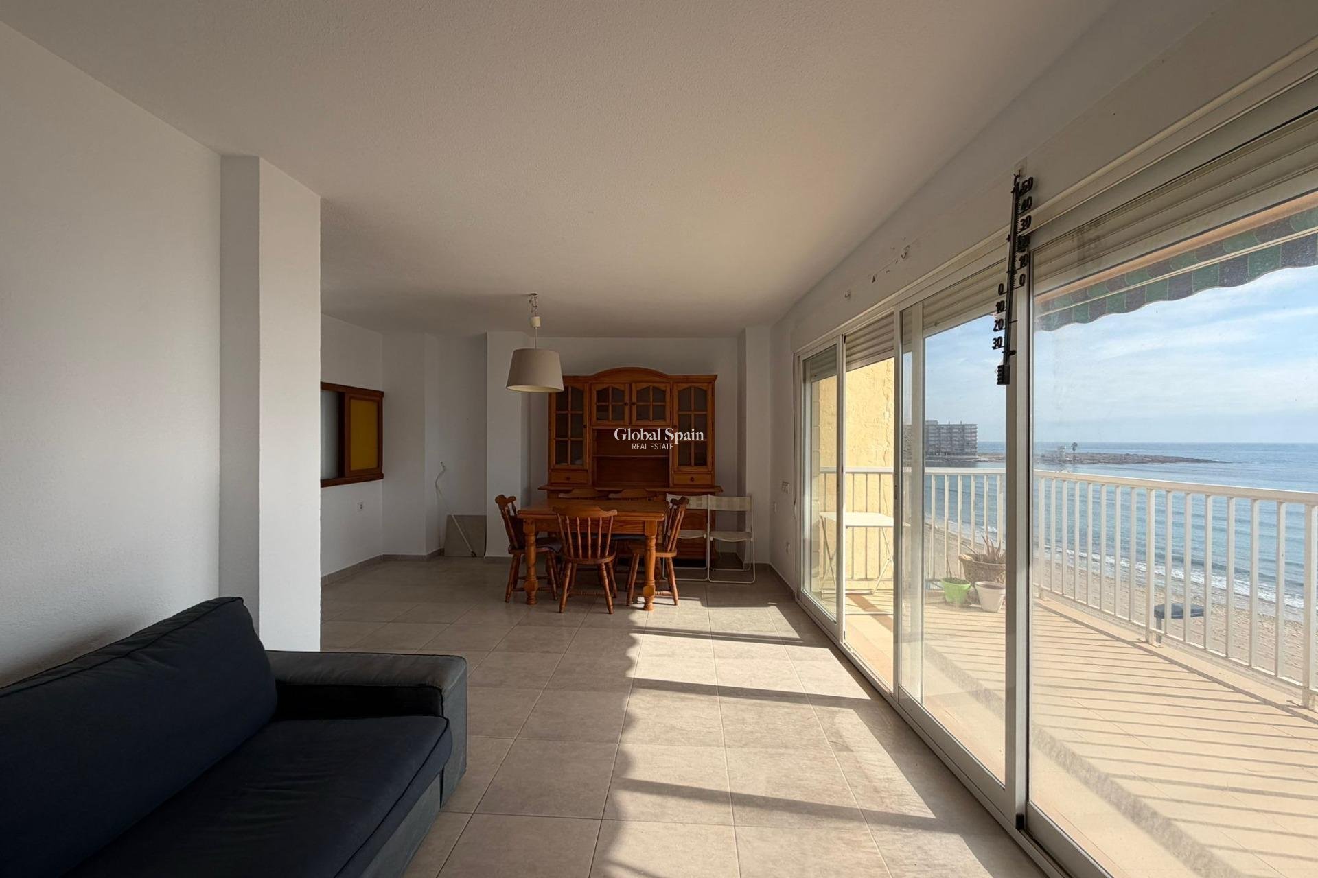 Revente - APPARTEMENT -
TORREVIEJA - Playa de los Locos
