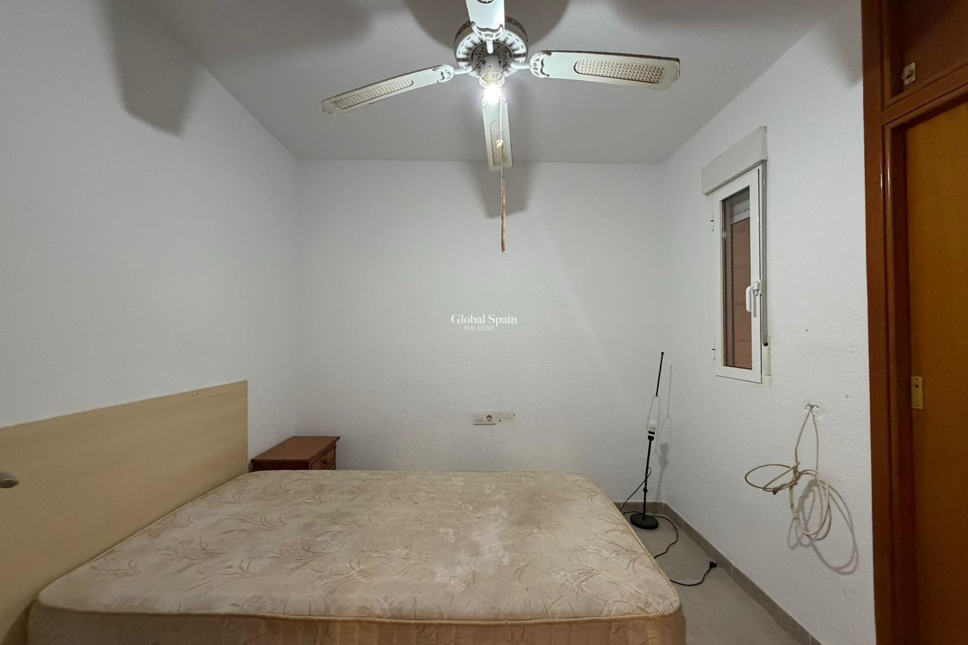 Revente - APPARTEMENT -
TORREVIEJA - Playa de los Locos