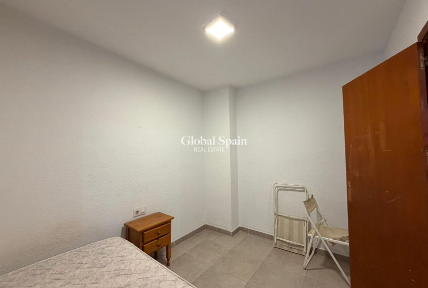 Revente - APPARTEMENT -
TORREVIEJA - Playa de los Locos