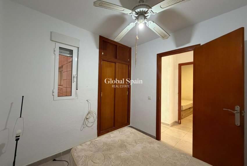 Revente - APPARTEMENT -
TORREVIEJA - Playa de los Locos