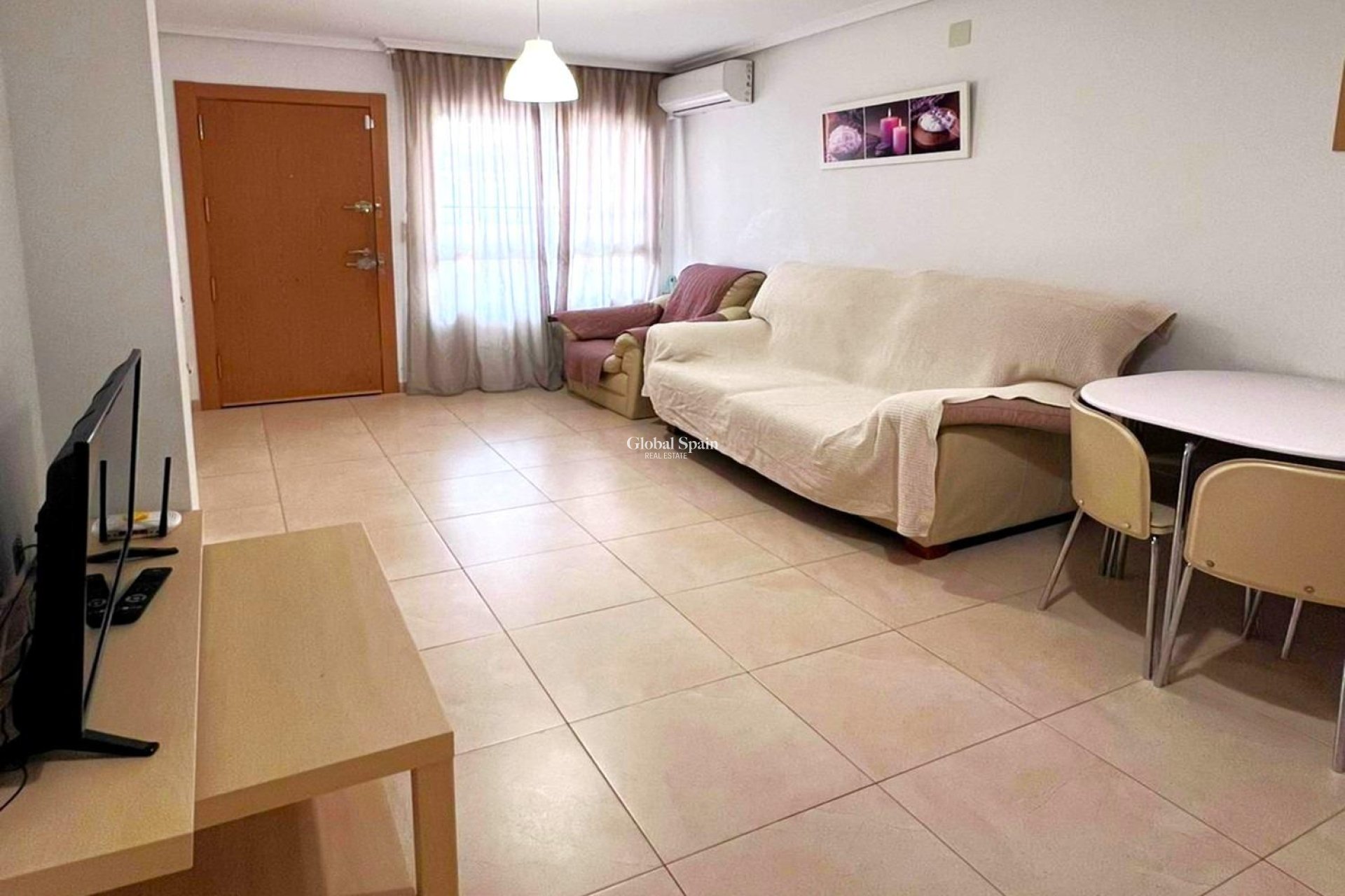 Revente - APPARTEMENT -
TORREVIEJA - Playa de los Locos