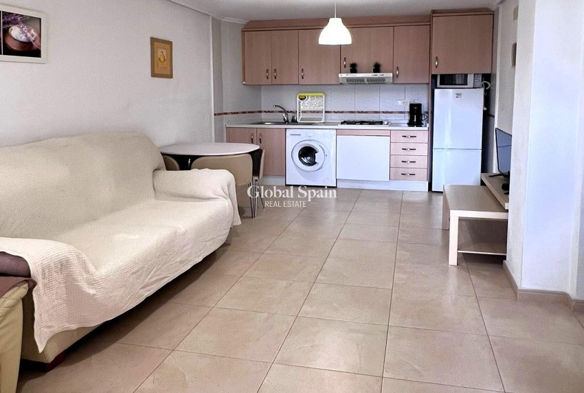 Revente - APPARTEMENT -
TORREVIEJA - Playa de los Locos