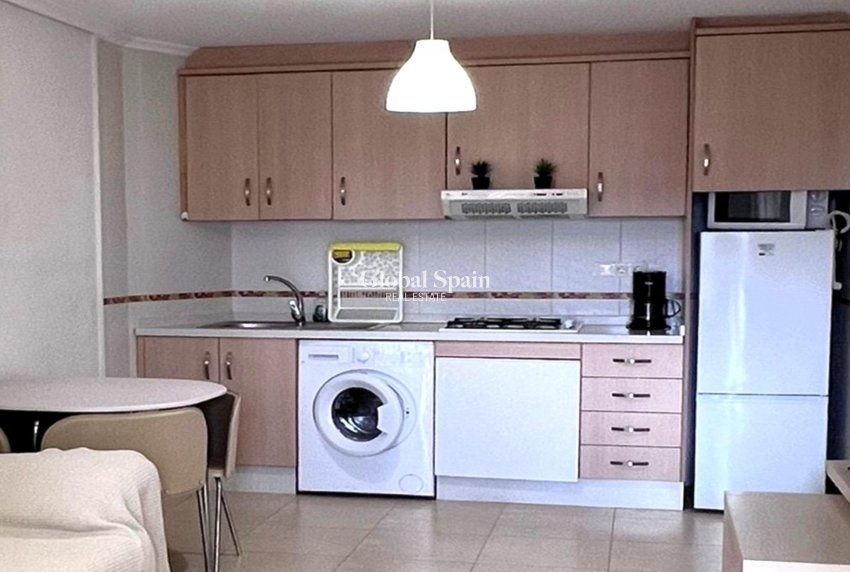 Revente - APPARTEMENT -
TORREVIEJA - Playa de los Locos