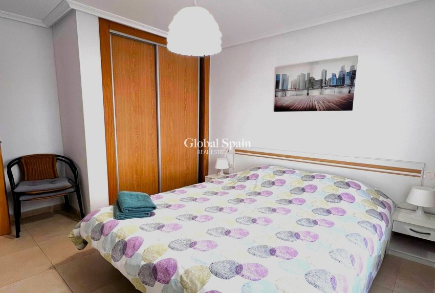Revente - APPARTEMENT -
TORREVIEJA - Playa de los Locos
