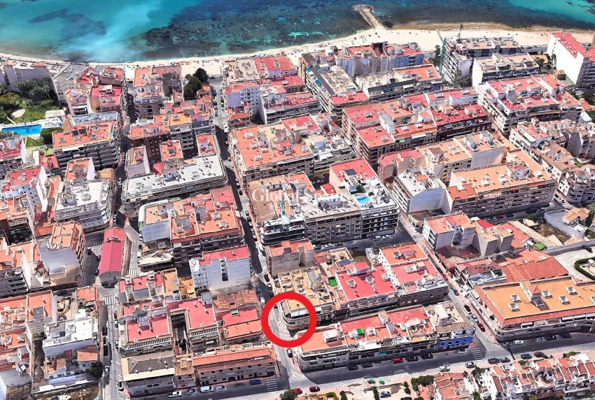 Revente - APPARTEMENT -
TORREVIEJA - Playa de los Locos