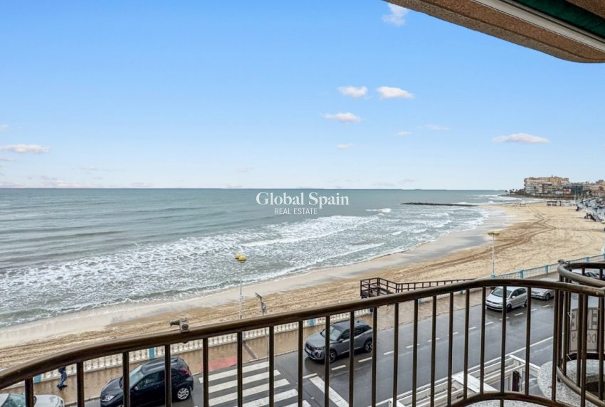 Revente - APPARTEMENT -
TORREVIEJA - Playa de los Locos