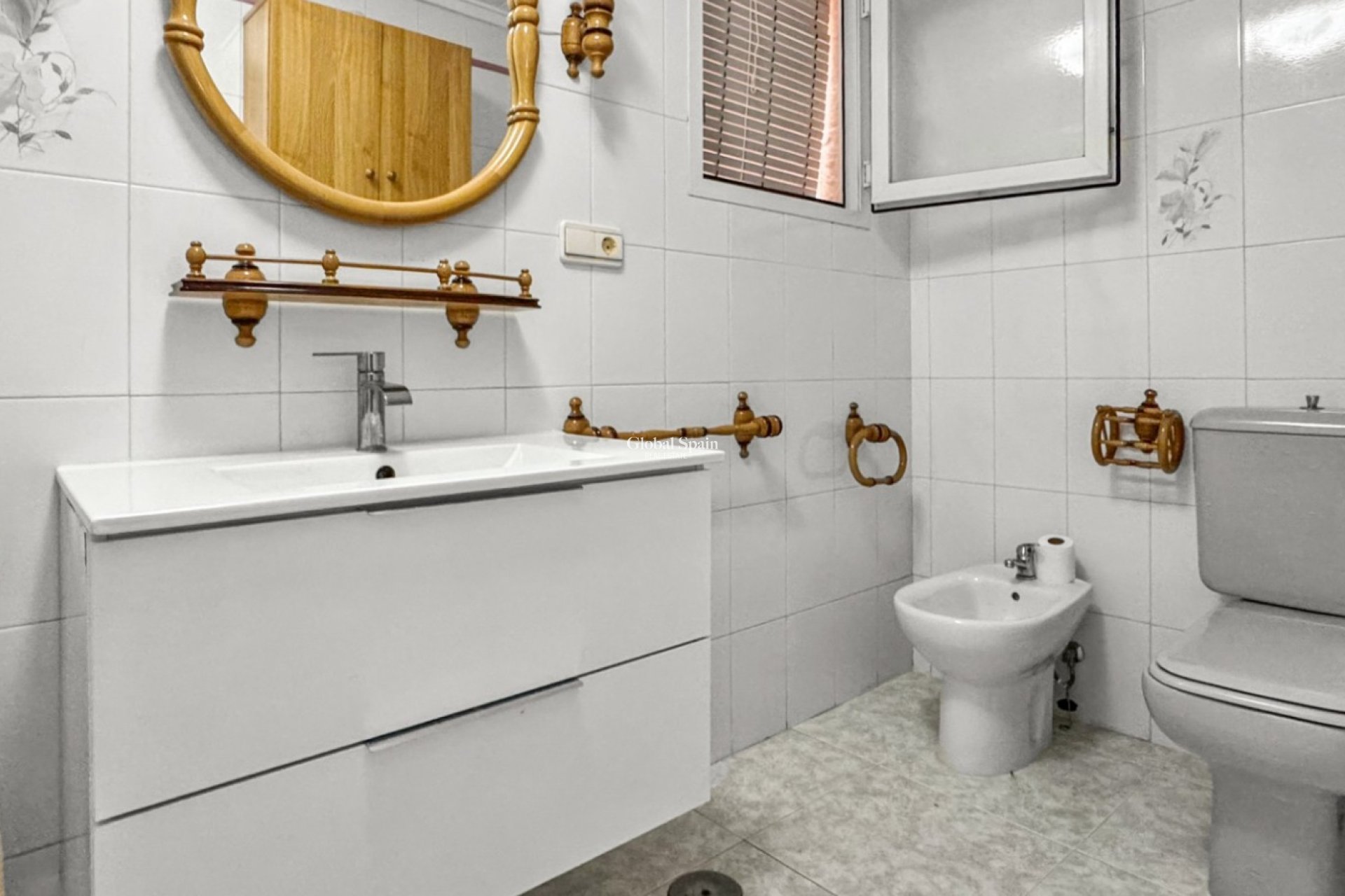 Revente - APPARTEMENT -
TORREVIEJA - Playa de los Locos