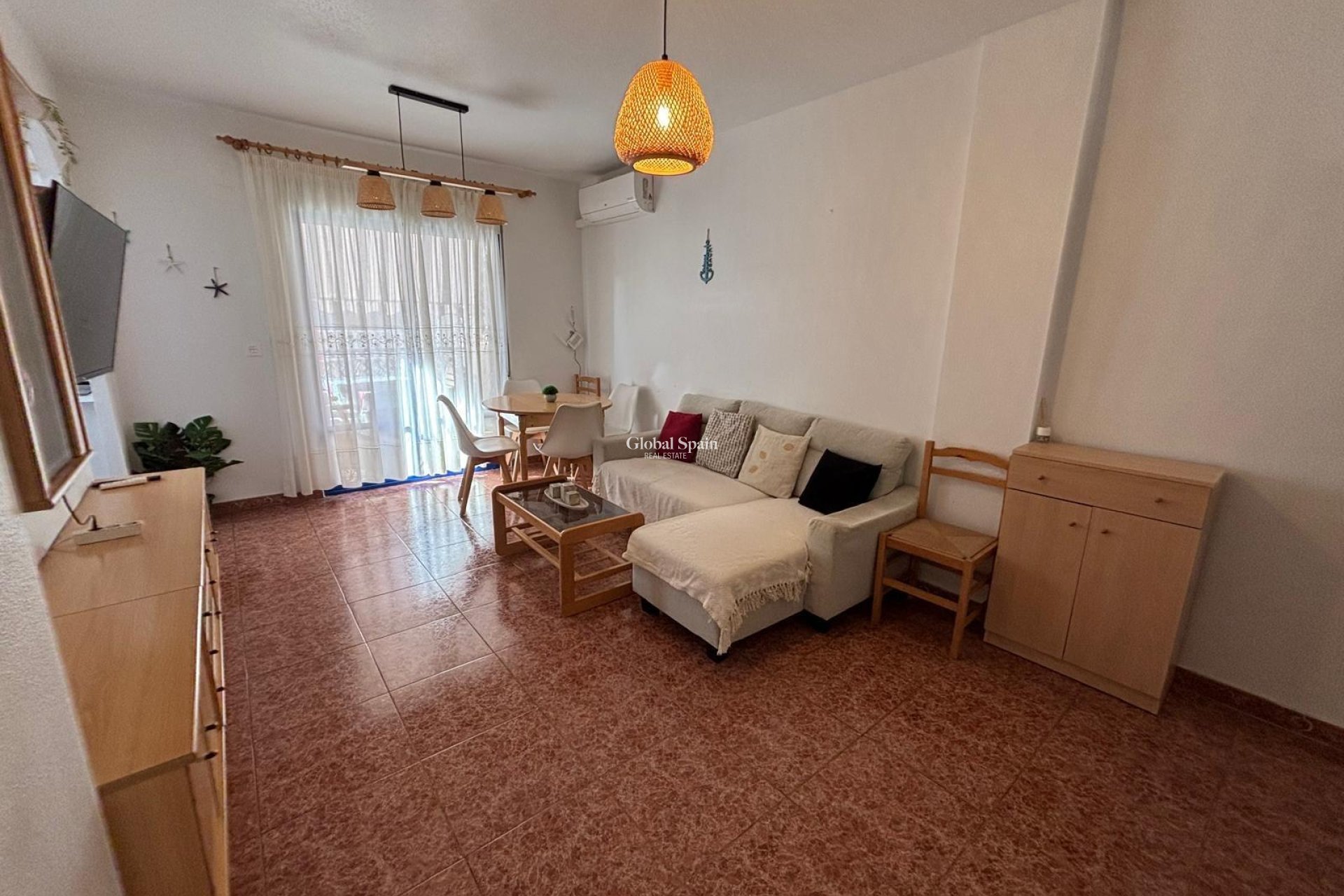 Revente - APPARTEMENT -
TORREVIEJA - Playa de los Locos