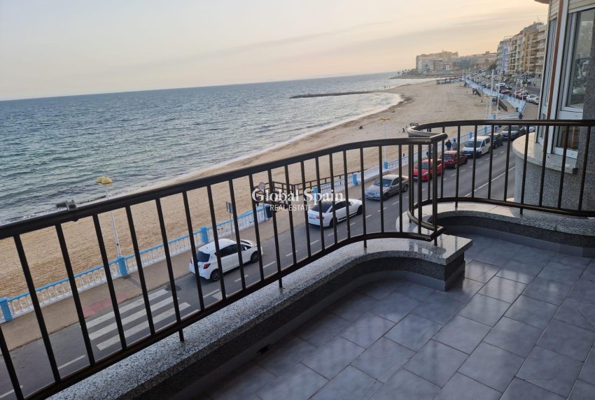 Revente - APPARTEMENT -
TORREVIEJA - Playa de los Locos