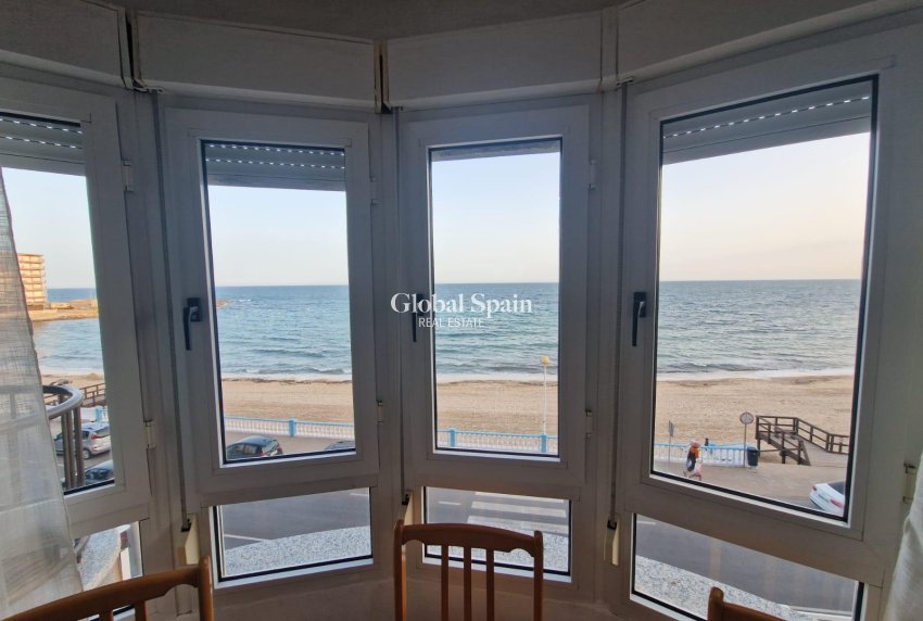Revente - APPARTEMENT -
TORREVIEJA - Playa de los Locos