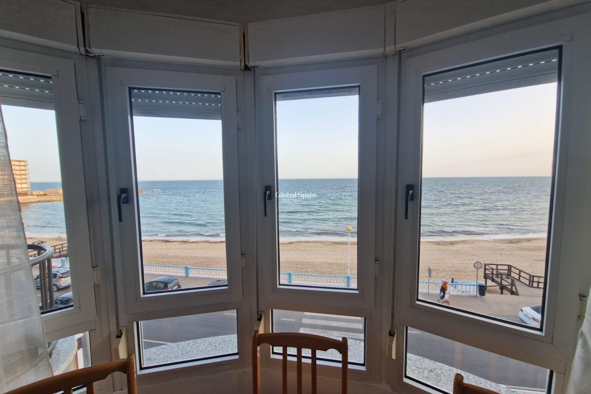 Revente - APPARTEMENT -
TORREVIEJA - Playa de los Locos