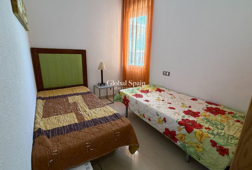 Revente - APPARTEMENT -
TORREVIEJA - Playa de los Locos