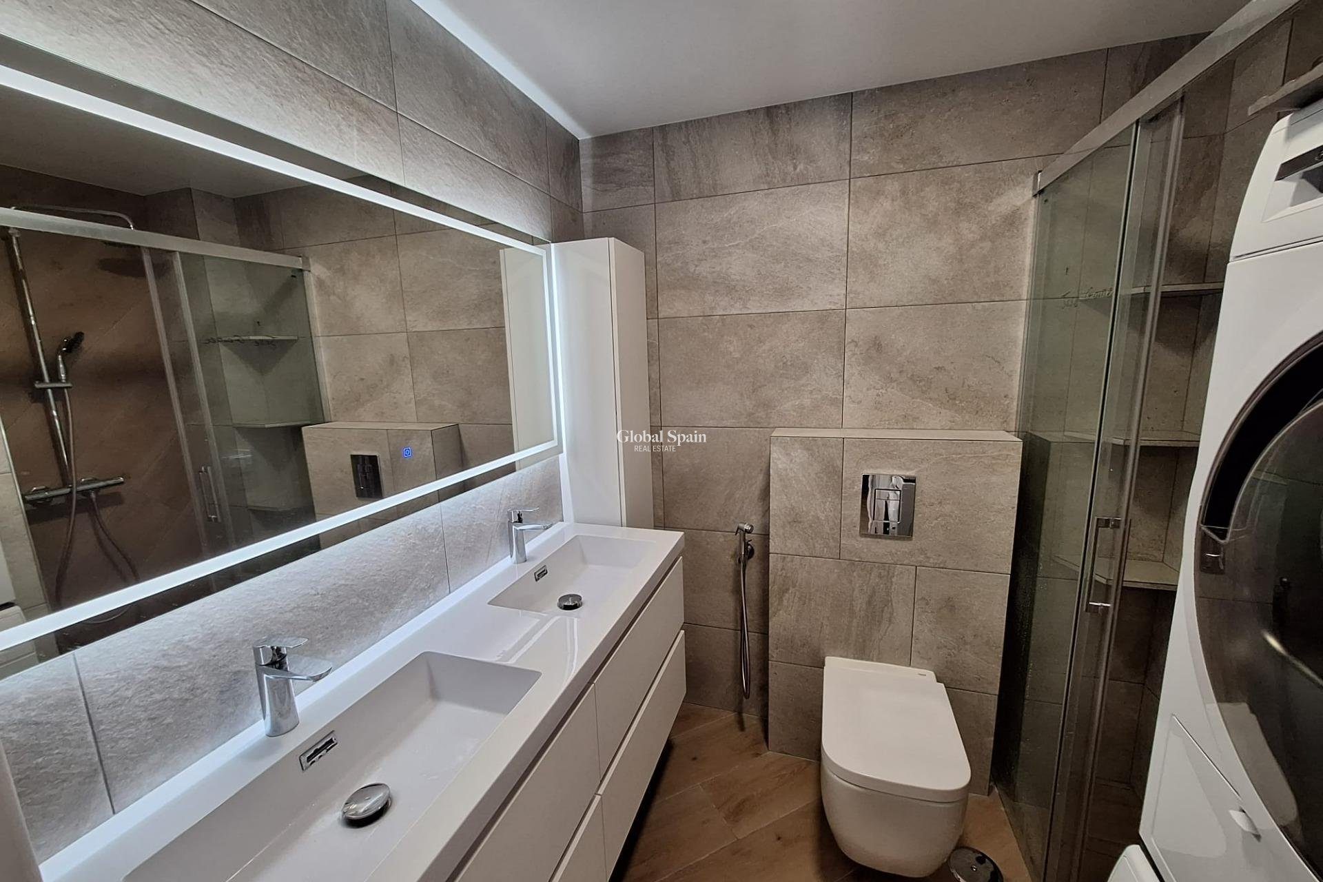 Revente - APPARTEMENT -
TORREVIEJA - Playa de los Locos