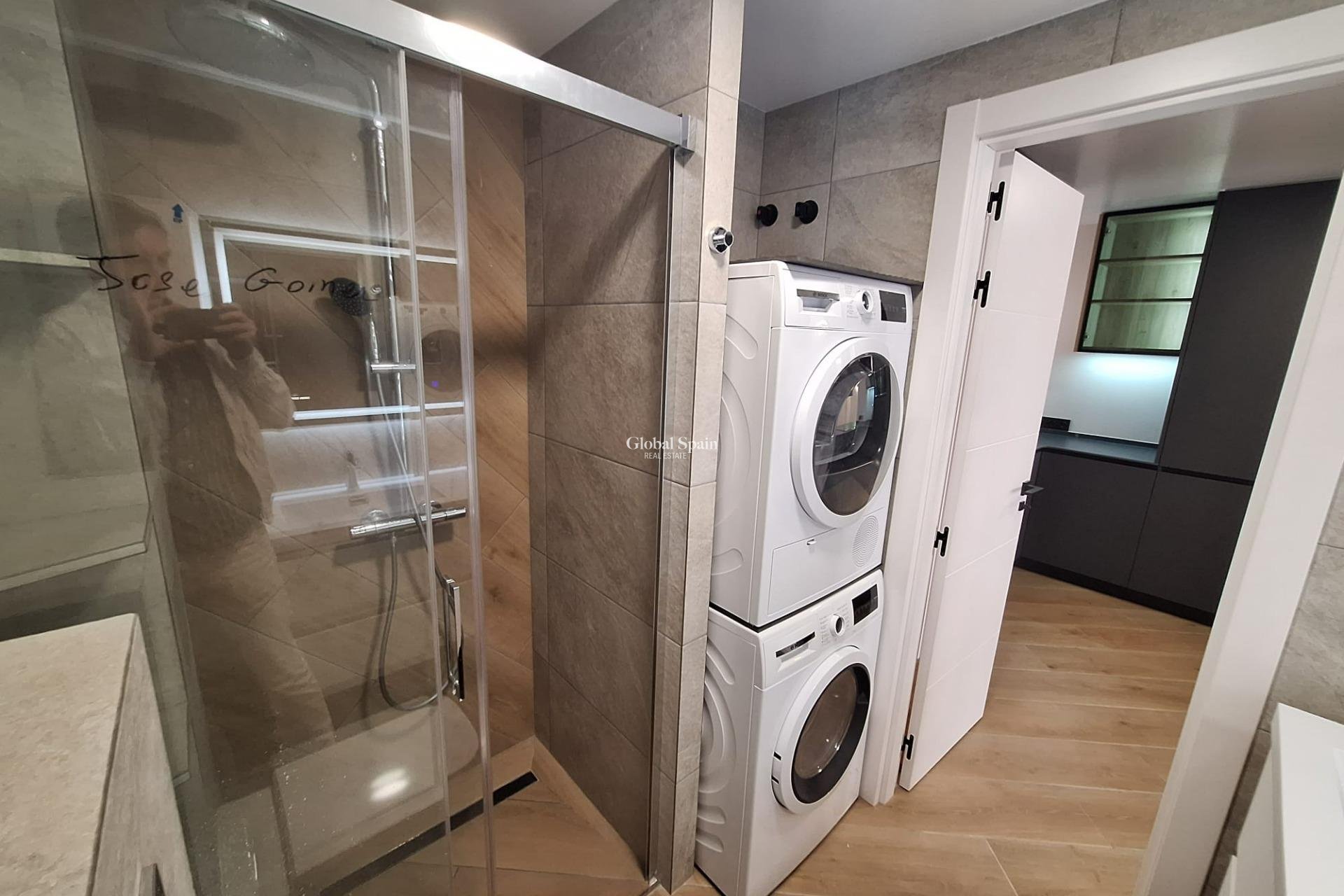 Revente - APPARTEMENT -
TORREVIEJA - Playa de los Locos