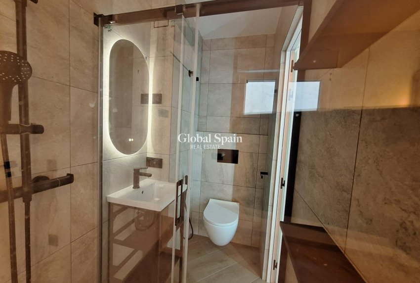 Revente - APPARTEMENT -
TORREVIEJA - Playa de los Locos