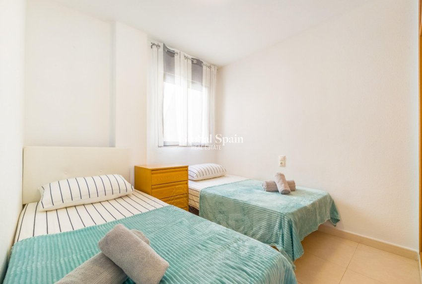 Revente - APPARTEMENT -
TORREVIEJA - Playa de los Locos