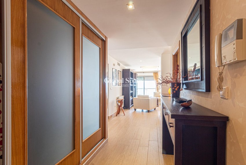 Revente - APPARTEMENT -
TORREVIEJA - Playa de los locos