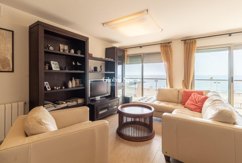 Revente - APPARTEMENT -
TORREVIEJA - Playa de los locos