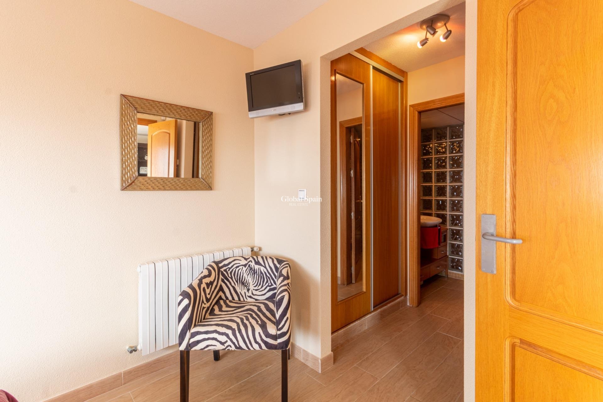 Revente - APPARTEMENT -
TORREVIEJA - Playa de los locos