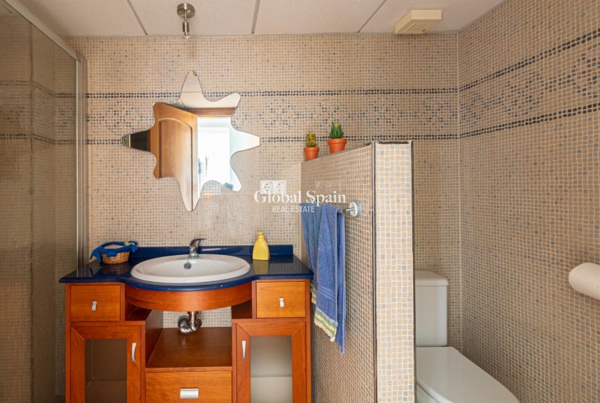 Revente - APPARTEMENT -
TORREVIEJA - Playa de los locos