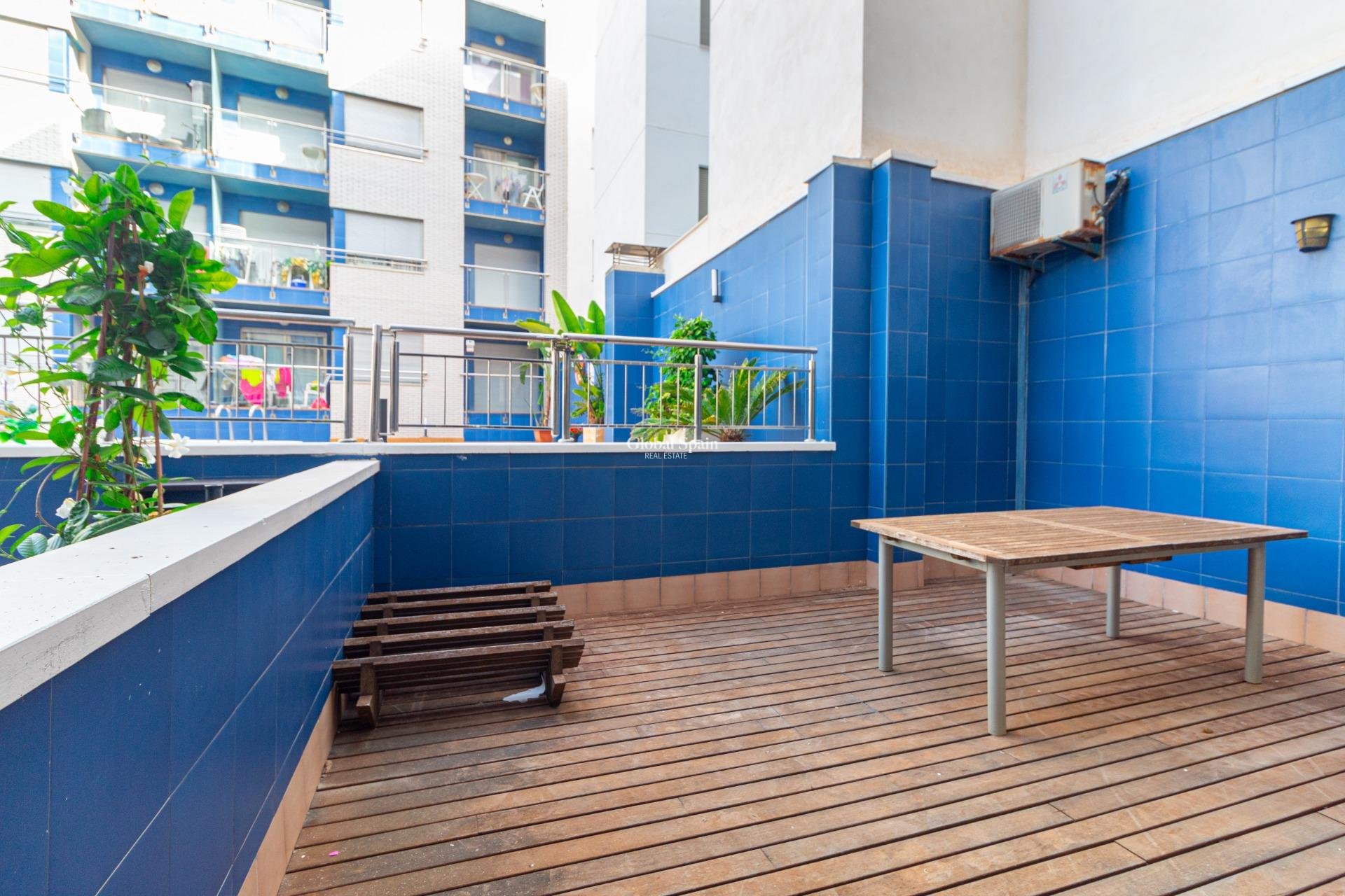 Revente - APPARTEMENT -
TORREVIEJA - Playa de los locos