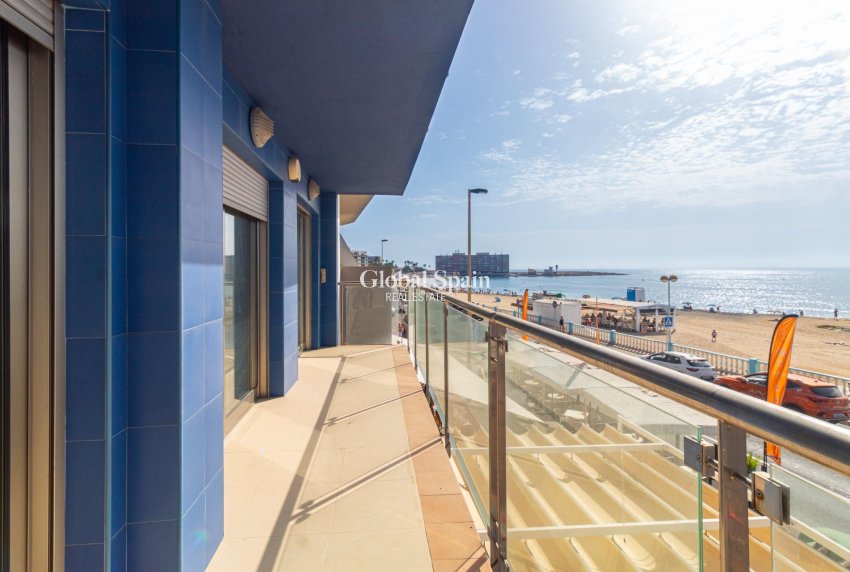 Revente - APPARTEMENT -
TORREVIEJA - Playa de los locos