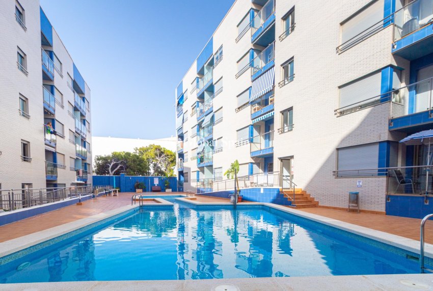 Revente - APPARTEMENT -
TORREVIEJA - Playa de los locos