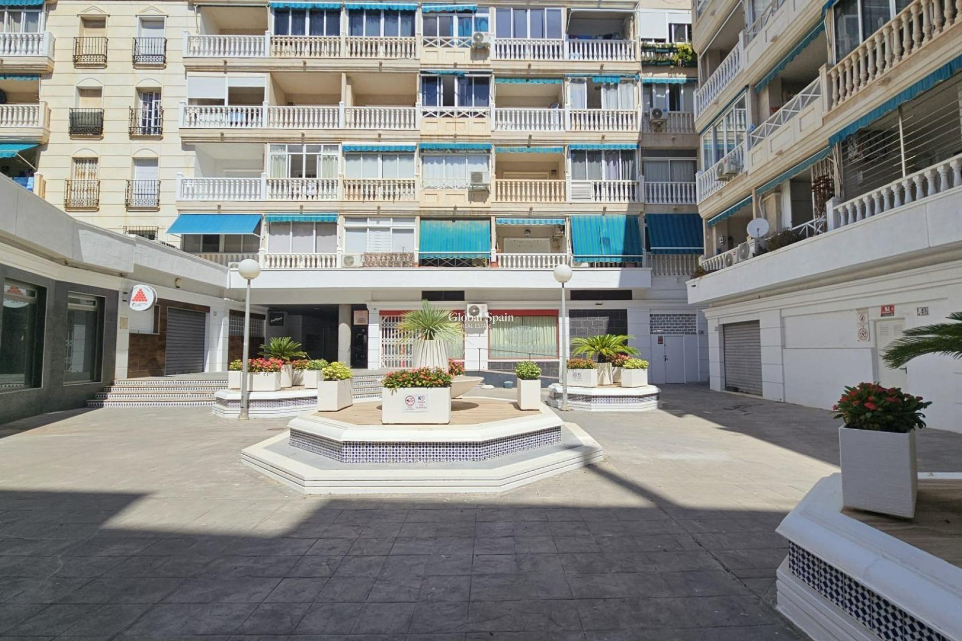 Revente - APPARTEMENT -
TORREVIEJA - Playa de los Locos